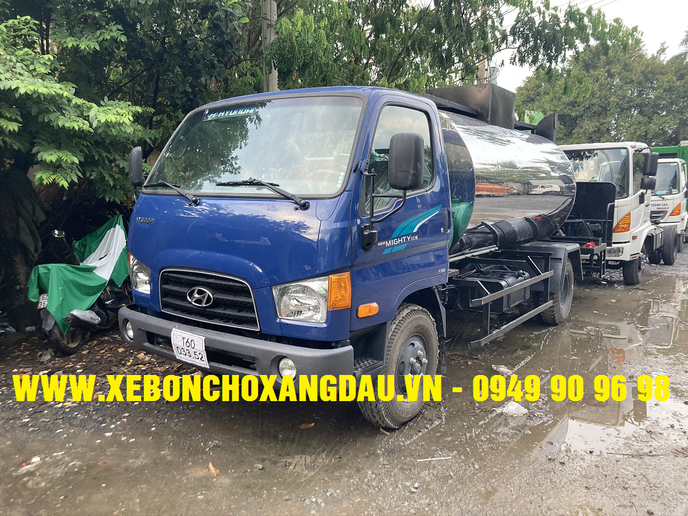 Xe tưới nhựa đường Hyundai 110S 5 khối