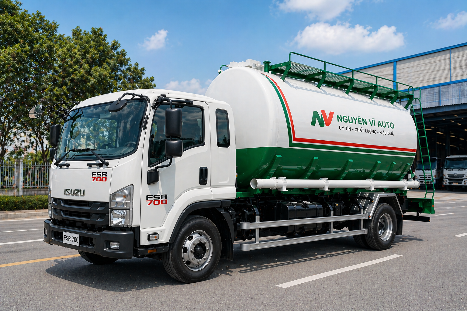 XE BỒN CHỞ CÁM ISUZU FSR 700 12 KHỐI THỔI KHÍ NÉN