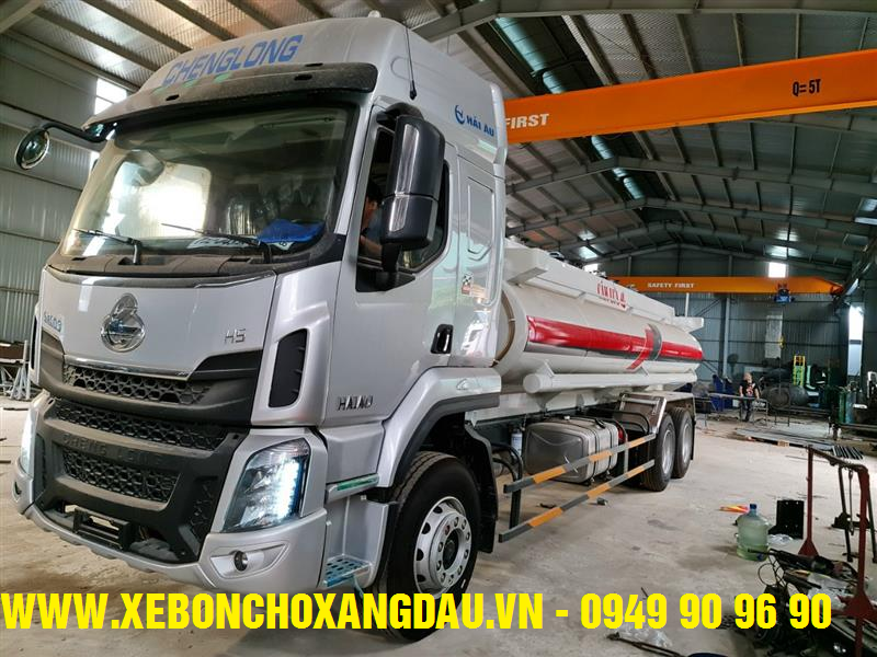 Xe bồn CHENGLONG LZ1250M5CBT 6x2 18 khối chở xăng dầu