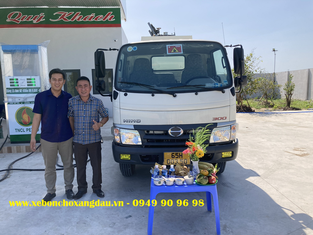 Giao xe bồn Hino 6 khối cho Thương nhân phân phối TNCL ở Cần Thơ