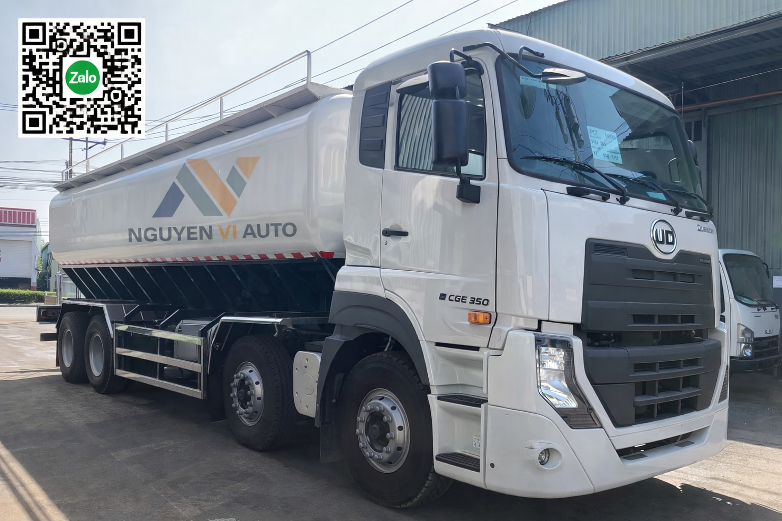 Xe bồn chở cám UD Truck 4 chân