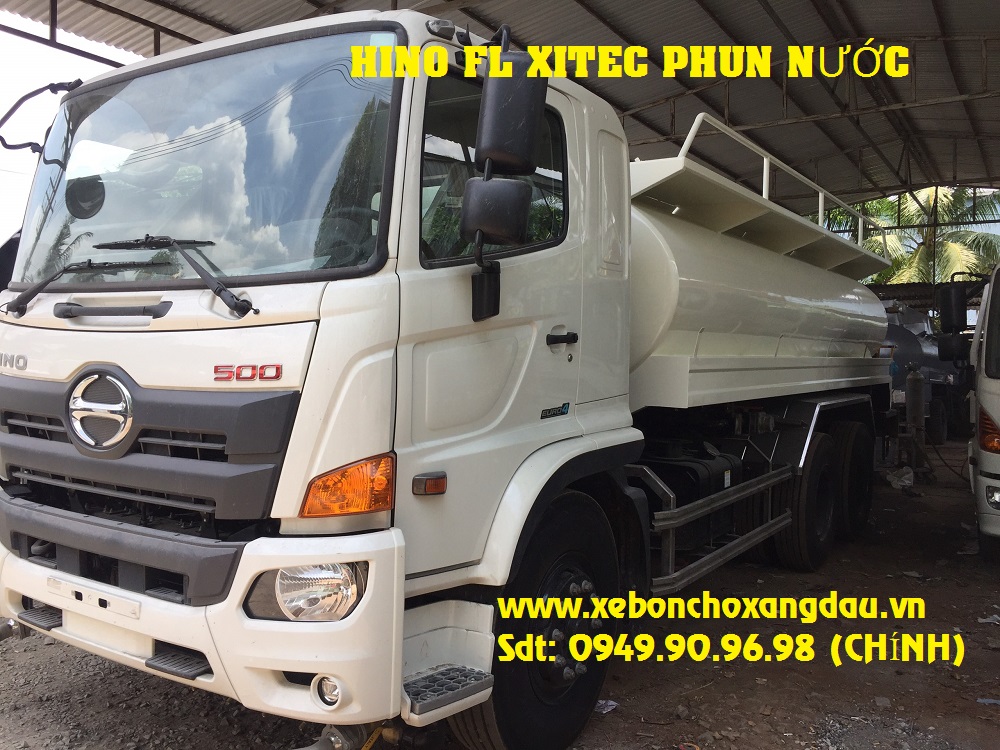 Xe bồn 3 chân tưới nước rửa đường Hino FL8JT7A-J (Euro 4)