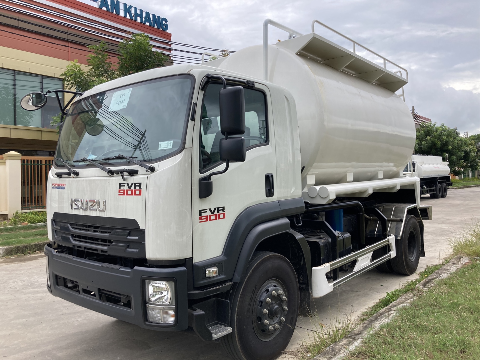 Xe bồn cám bơm thổi 14m3 ISUZU FVR34LE4 Euro 4