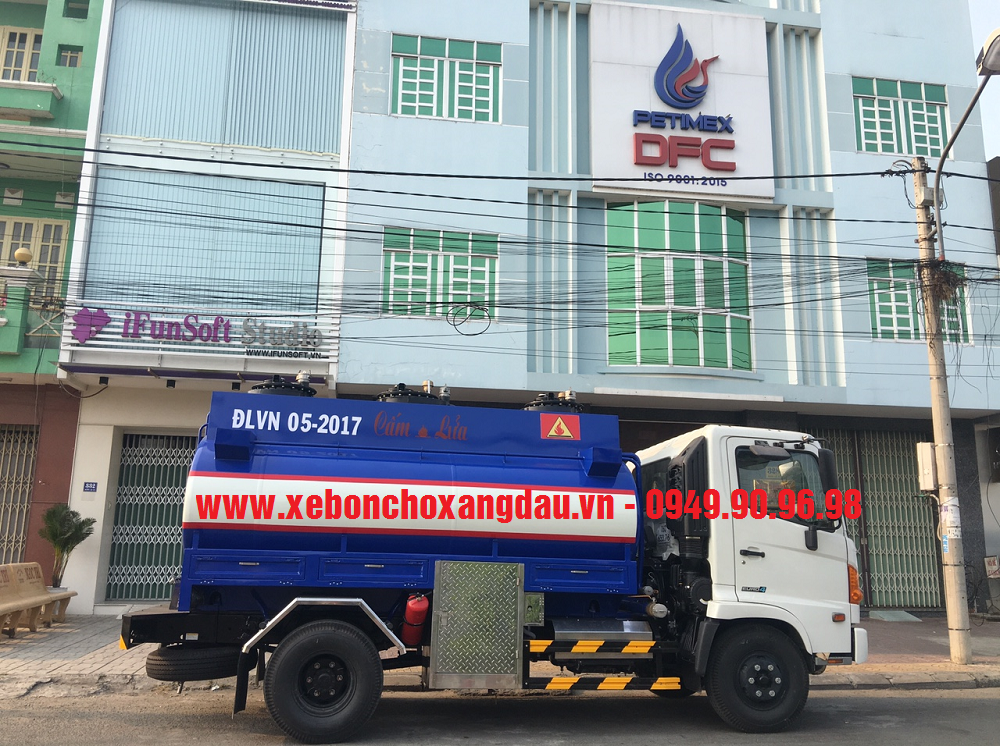 Bàn giao xe bồn Hino FC 500 cho Petimex