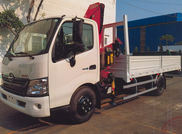 Xe cẩu gập FASSI Hino XZU720 2T8 