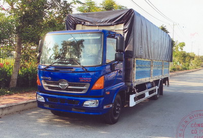 Xe chở gia súc Hino 500 6T 2 tâng có bửng nâng 