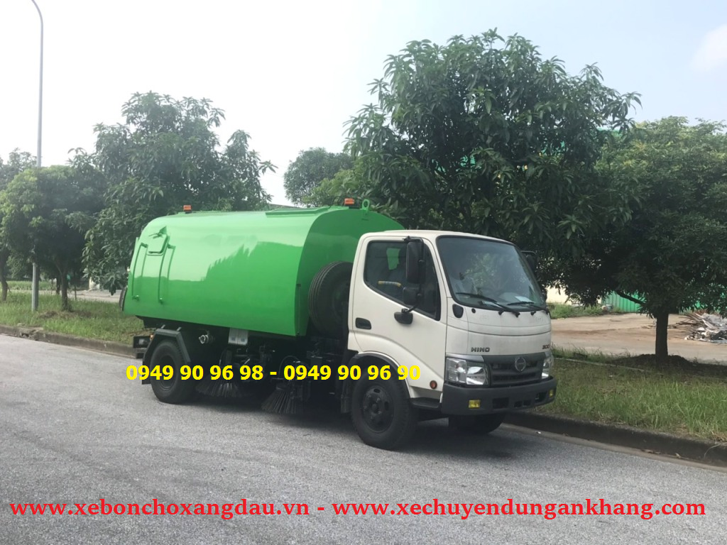 Xe quét đường Hino XZU342L-HKMRKD3 3 khối (4 chức năng)