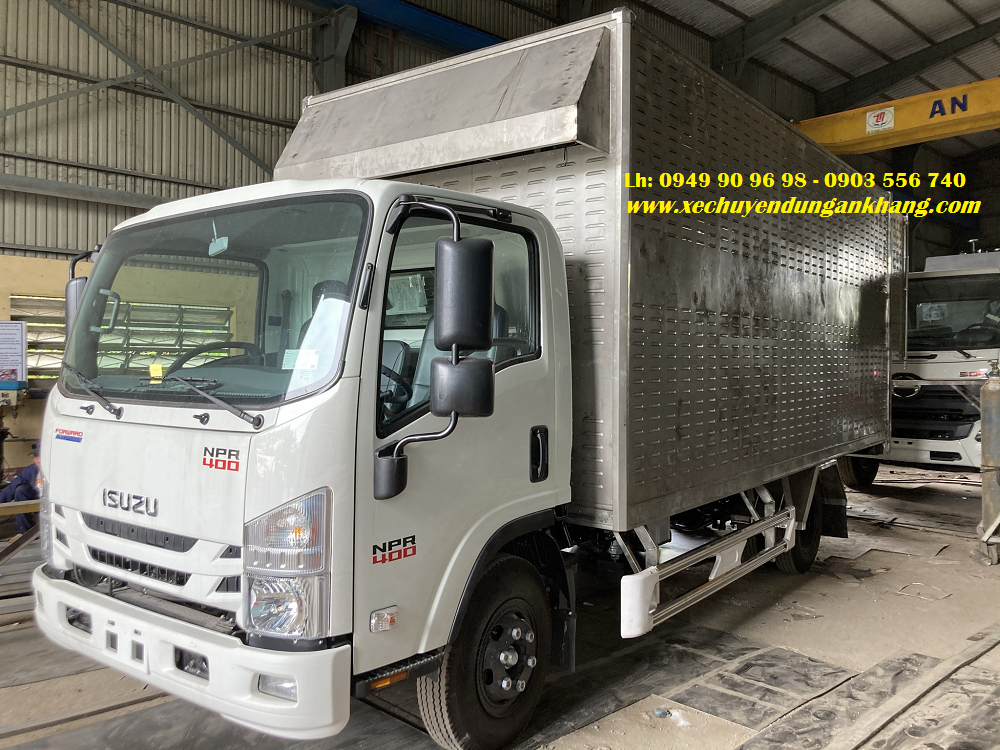 Xe tải Isuzu NPR85KE4 3T5 chở gà con