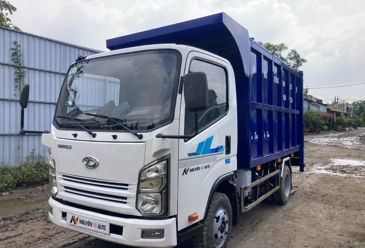 xe chở rác giá rẻ, xe chở rác kia, xe kia k165 chở rác, xe ép rác kia k165, xe chở rác tera 240, xe ép rác tera 240, xe chở rác daehan motor, xe chở rác động cơ isuzu, xe tải tera 240, xe môi trường tera 240, xe gom rác giá rẻ, xe ép rác mini, xe ép rác 3 khối, xe ép rác 6 khối, xe ép rác 8 khối, xe ép rác 10 khối, xe chở rác hàn quốc, xe chở rác nhật bản, xe chở rác hyundai n250, xe chở rác isuzu qkr230, xe môi trường giá rẻ, xe gom rác đô thị, xe thu gom rác dân lập, xe ép rác tphcm, xe ép rác miền nam, xe ép rác trả góp, xe tải động cơ isuzu, xe tải hộp số getrag, xe tải cầu dymos, xe ép rác inox, xe ép rác inox 430, xe ép rác thép ss400, xe ép rác chất lượng cao, xe ép rác tiết kiệm nhiên liệu, xe chở rác mới 100%, xe ép rác công nghệ hàn quốc, xe môi trường chuyên dùng, đóng thùng ép rác, cải tạo xe ép rác, giá xe ép rác, mua xe ép rác, xe ép rác nguyễn vĩ auto, xe môi trường nguyễn vĩ auto, xe chở rác công ích, xe gom rác khu công nghiệp, xe gom rác khu dân cư, xe chở rác tải nhẹ, xe ép rác tải nhẹ, xe ép rác dưới 500 triệu, xe ép rác hiệu quả cao, xe tải môi trường, xe chuyên dùng môi trường, xe ép rác dân lập, xe ép rác công trình, xe ép rác thu gom rác sinh hoạt, xe ép rác hẻm nhỏ, xe ép rác tiết kiệm dầu, xe ép rác bền bỉ, xe ép rác bảo hành dài hạn