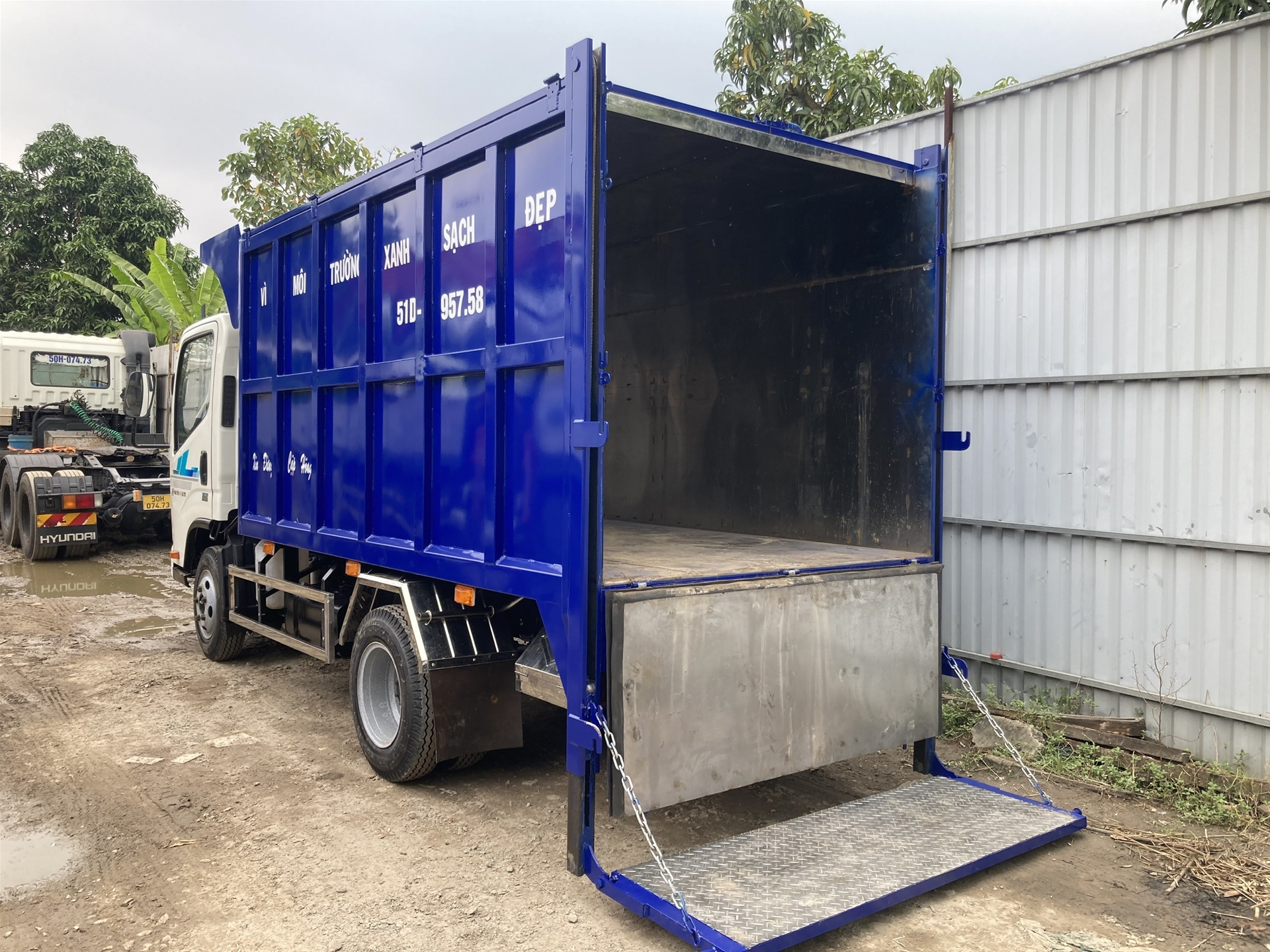xe chở rác giá rẻ, xe chở rác kia, xe kia k165 chở rác, xe ép rác kia k165, xe chở rác tera 240, xe ép rác tera 240, xe chở rác daehan motor, xe chở rác động cơ isuzu, xe tải tera 240, xe môi trường tera 240, xe gom rác giá rẻ, xe ép rác mini, xe ép rác 3 khối, xe ép rác 6 khối, xe ép rác 8 khối, xe ép rác 10 khối, xe chở rác hàn quốc, xe chở rác nhật bản, xe chở rác hyundai n250, xe chở rác isuzu qkr230, xe môi trường giá rẻ, xe gom rác đô thị, xe thu gom rác dân lập, xe ép rác tphcm, xe ép rác miền nam, xe ép rác trả góp, xe tải động cơ isuzu, xe tải hộp số getrag, xe tải cầu dymos, xe ép rác inox, xe ép rác inox 430, xe ép rác thép ss400, xe ép rác chất lượng cao, xe ép rác tiết kiệm nhiên liệu, xe chở rác mới 100%, xe ép rác công nghệ hàn quốc, xe môi trường chuyên dùng, đóng thùng ép rác, cải tạo xe ép rác, giá xe ép rác, mua xe ép rác, xe ép rác nguyễn vĩ auto, xe môi trường nguyễn vĩ auto, xe chở rác công ích, xe gom rác khu công nghiệp, xe gom rác khu dân cư, xe chở rác tải nhẹ, xe ép rác tải nhẹ, xe ép rác dưới 500 triệu, xe ép rác hiệu quả cao, xe tải môi trường, xe chuyên dùng môi trường, xe ép rác dân lập, xe ép rác công trình, xe ép rác thu gom rác sinh hoạt, xe ép rác hẻm nhỏ, xe ép rác tiết kiệm dầu, xe ép rác bền bỉ, xe ép rác bảo hành dài hạn