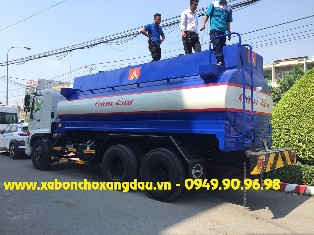 Xe bon cho xang dau 16 khoi, Xe bon 16 khoi hino 3 chan, Xe hino bon 3 chan, xe chơ xang dau 3 chan, xe bon 16 khoi FM, xe bon hino 16 khoi, xe bon 16 khoi hino, xe hino bon 16 khoi, gia xe bon hino 16 khoi, mua xe bon 16 khoi, gia xe hino 16 khoi, Xe bồn Hino 3 chân 16 khối, Hino FM8JN7A-Q 16 khối, giá xe bồn 16 khối Hino, giá xe bồn hino 16 khối, mua xe bồn hino 3 chân, mua xe bồn hino 16 khối, sài gòn chuyên dùng, chuyên dùng an khang.